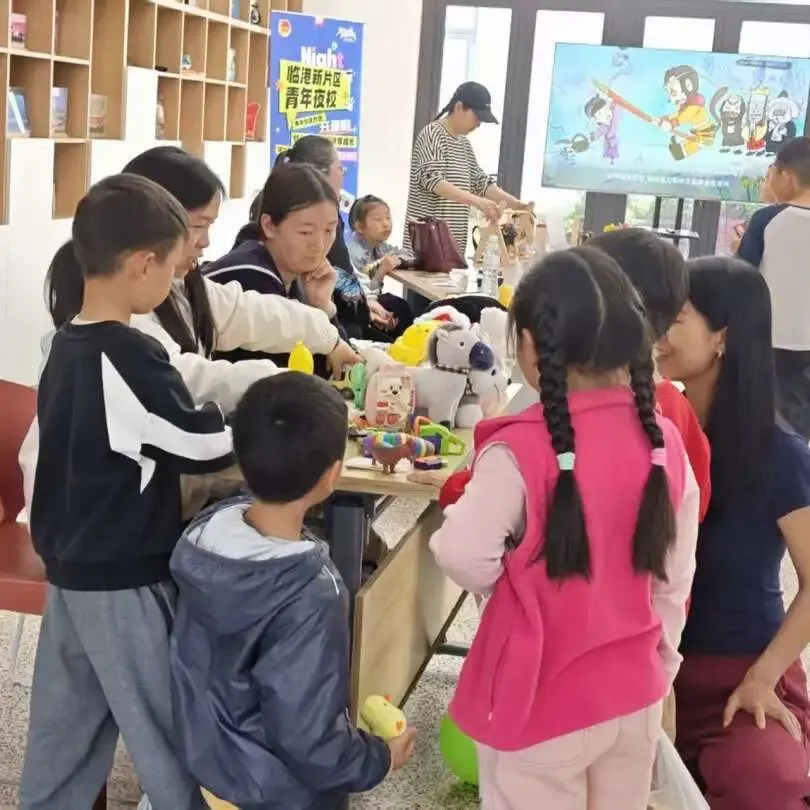 旧物传情,温暖续航 | 青年中心跳蚤市场