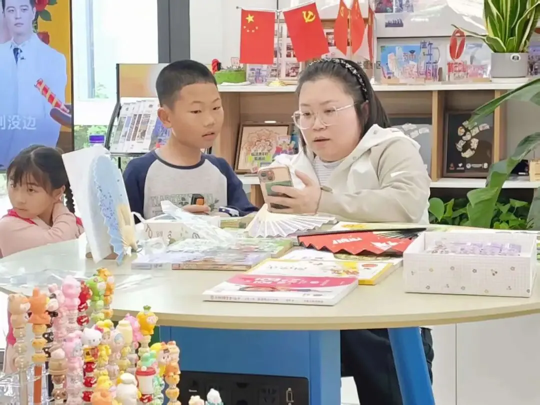 旧物传情,温暖续航 | 青年中心跳蚤市场