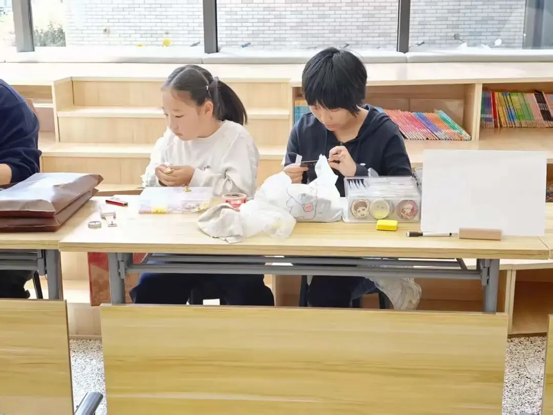 旧物传情,温暖续航 | 青年中心跳蚤市场