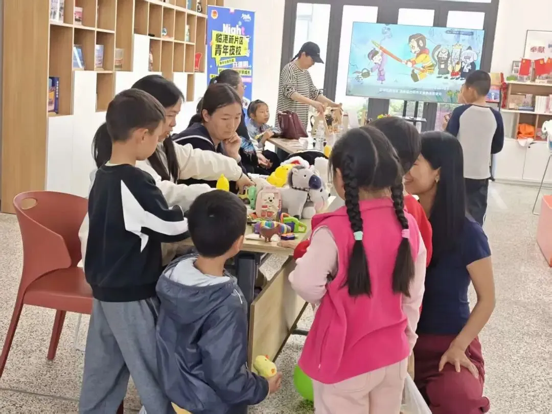 旧物传情,温暖续航 | 青年中心跳蚤市场