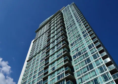 多伦多公寓市场三十年首次零开盘:供需结构失衡的深度解析