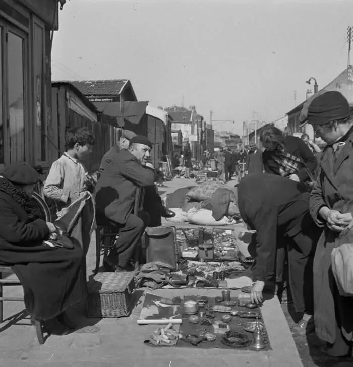 1941年法国巴黎的跳蚤市场