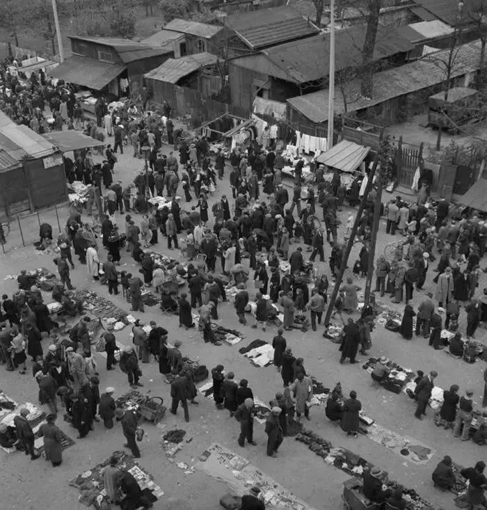1941年法国巴黎的跳蚤市场