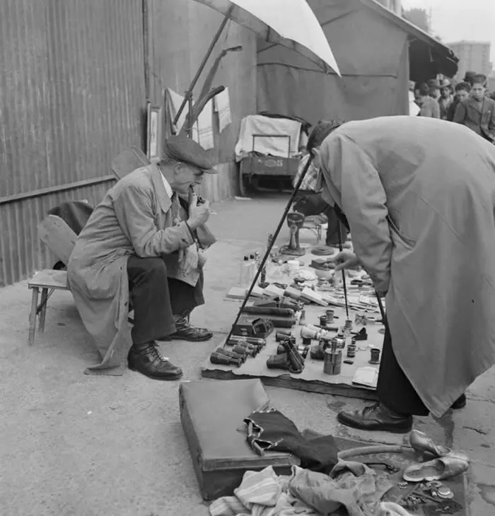 1941年法国巴黎的跳蚤市场