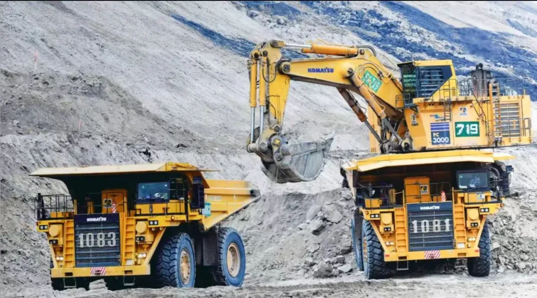 小松挖掘机,是怎么把中国市场“拱手相让”的?