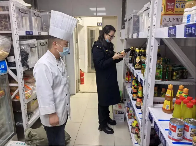 专项行动| 正阳市场监管所净化网络餐饮环境