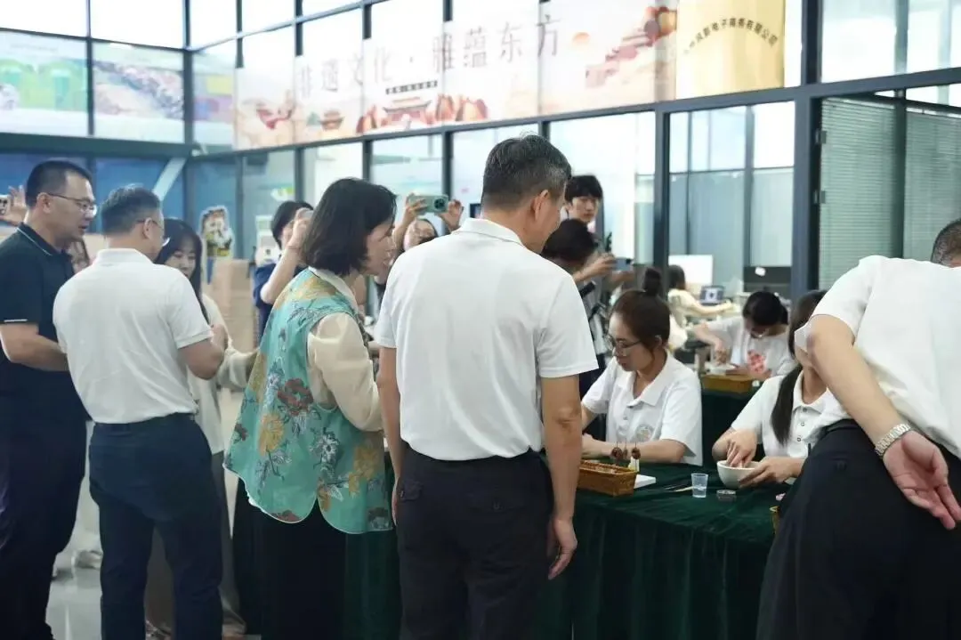 商务学院第十八届创业营销节暨东鹏杯校园营销赛盛大启幕