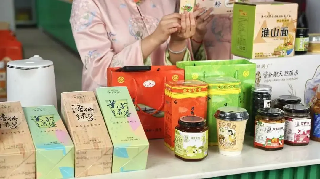 商务学院第十八届创业营销节暨东鹏杯校园营销赛盛大启幕