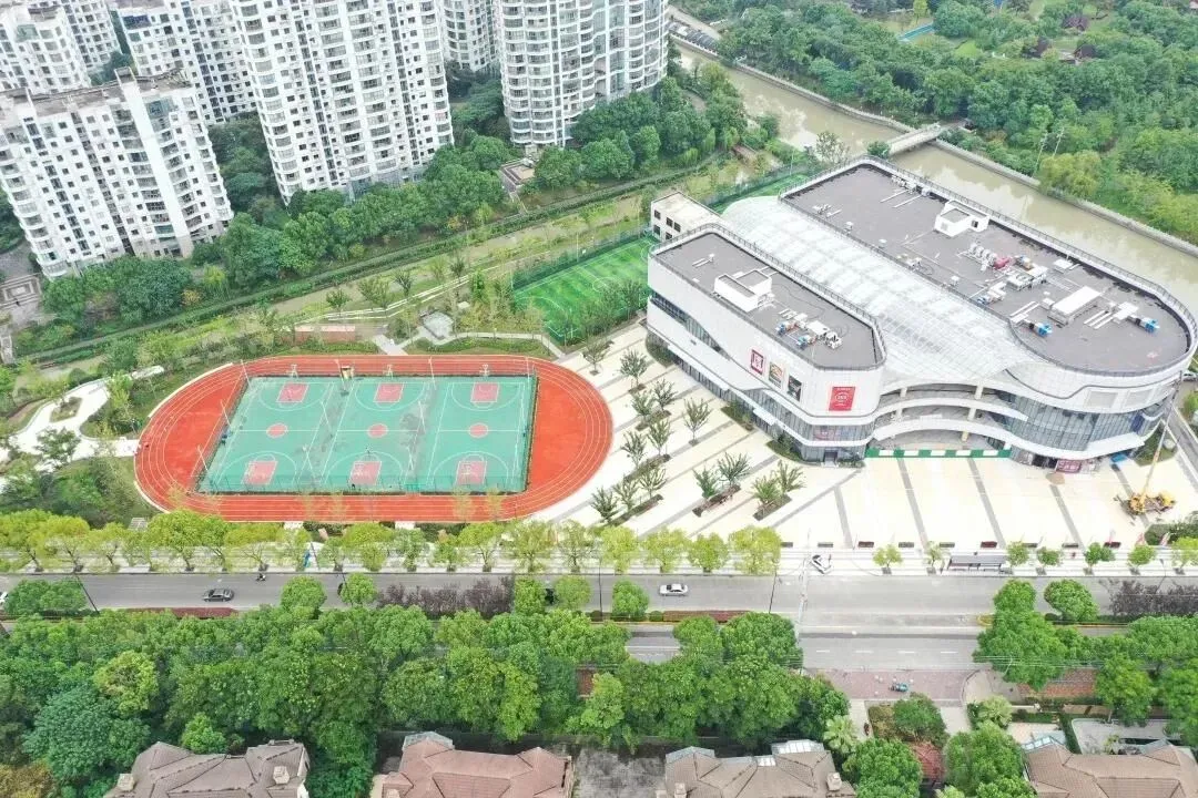 网友都说崇福集贸市场迁到这里挺好