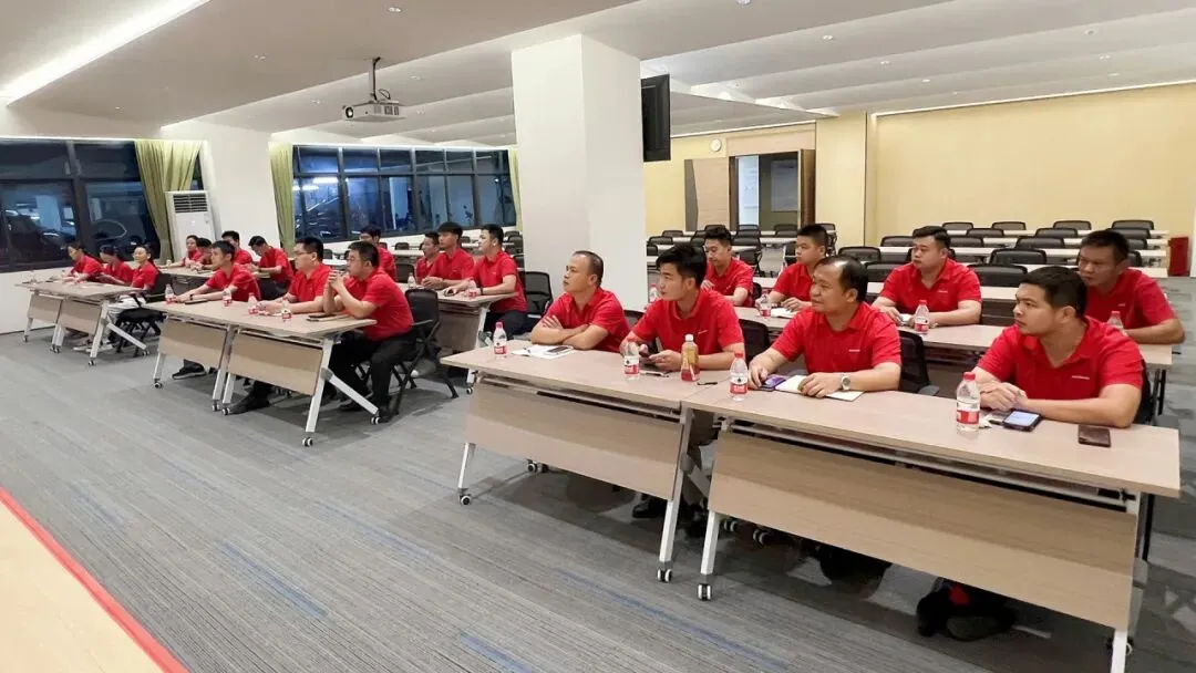 精英集结,共绘蓝图——2024年营销中心年中会议