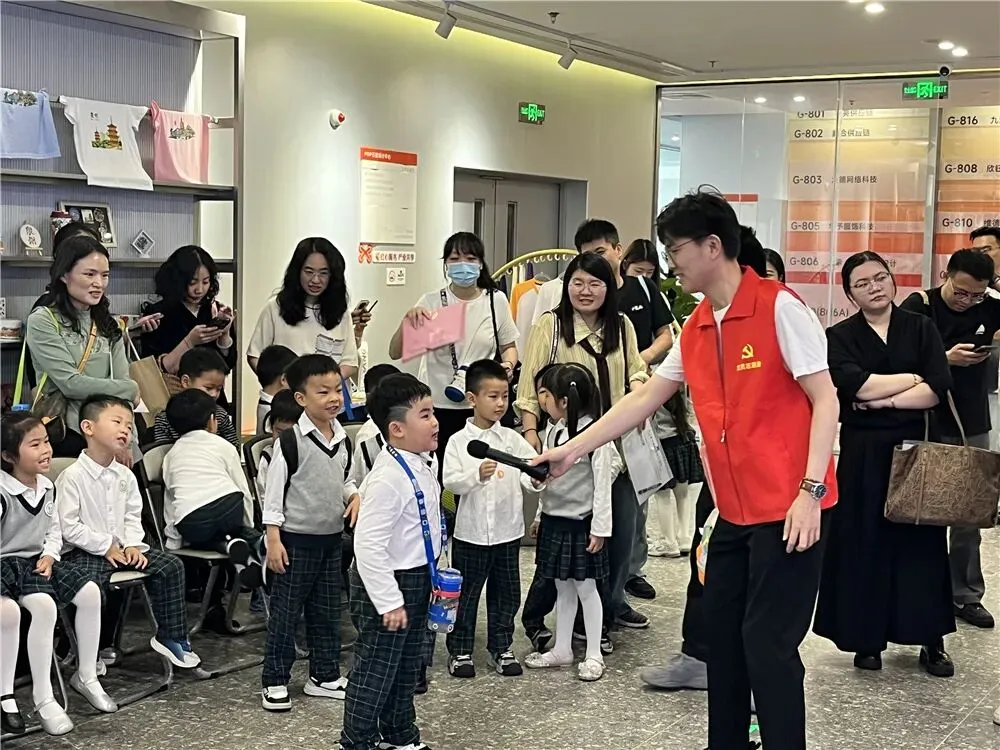 【党建引领】红心服务 市场共建——晋江国际鞋纺城“党建+”邻里中心惠商利民纪实