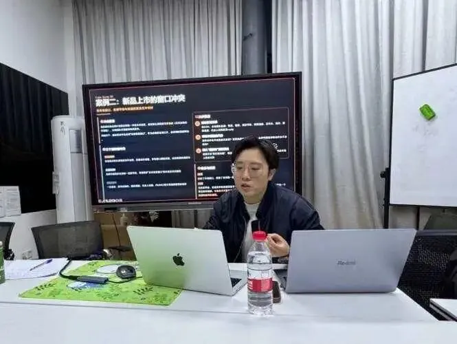 资讯 | “超越课本:市场营销、广告与公共关系专家讲坛”正式拉开帷幕