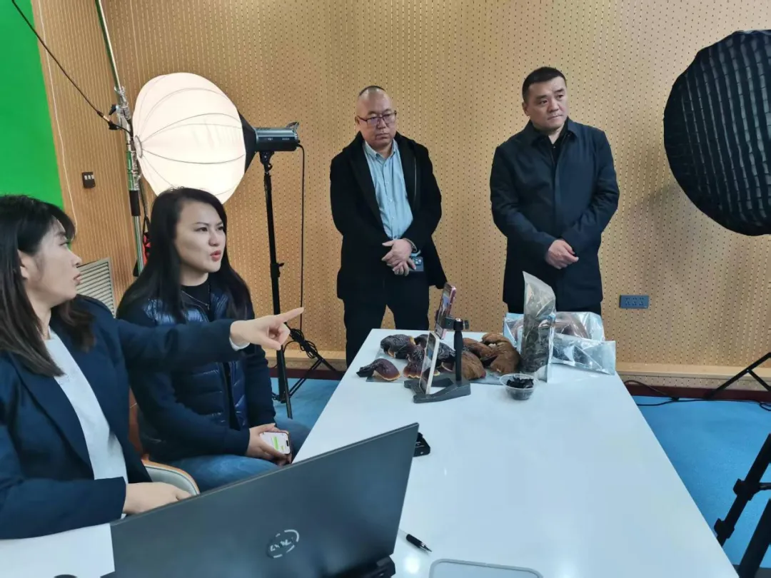 跨越山海,心手相连——市场营销中心深入10个林业局调研纪实