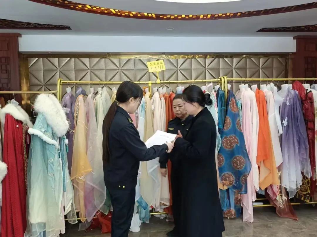 严守价格底线 护航舒心旅游–崆峒区市场监管局全面开展旅游价格专项检查