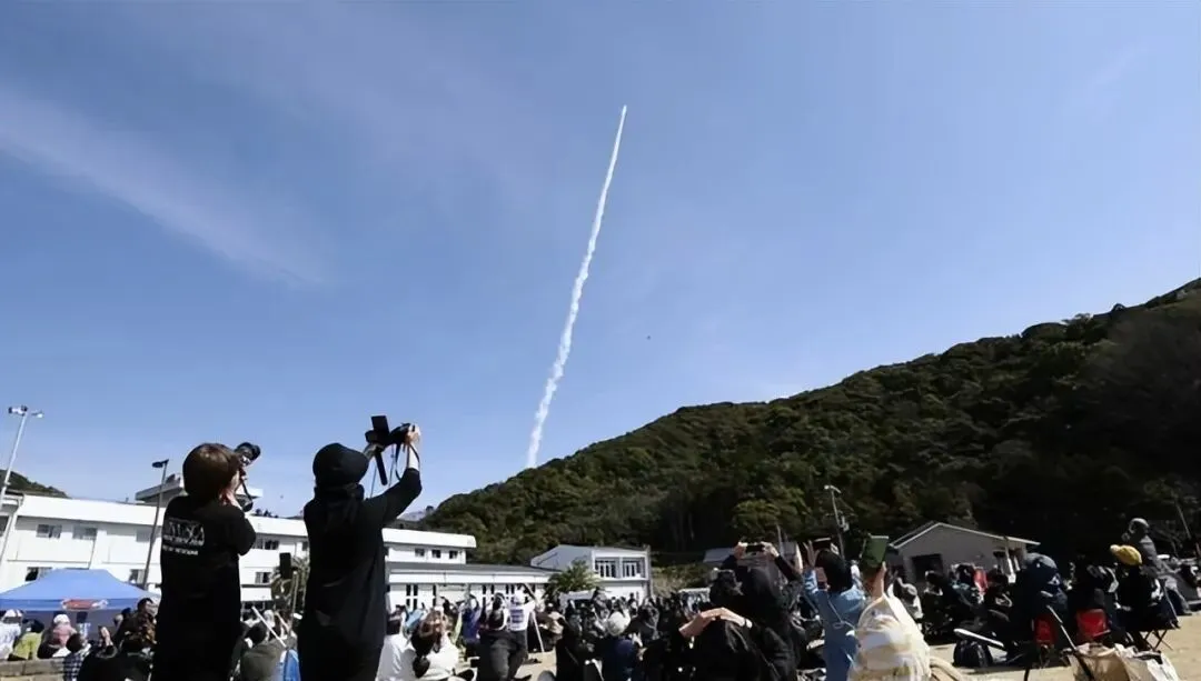 日本突袭!28万亿市场,中国被踢出局,高市早苗亮出3张底牌