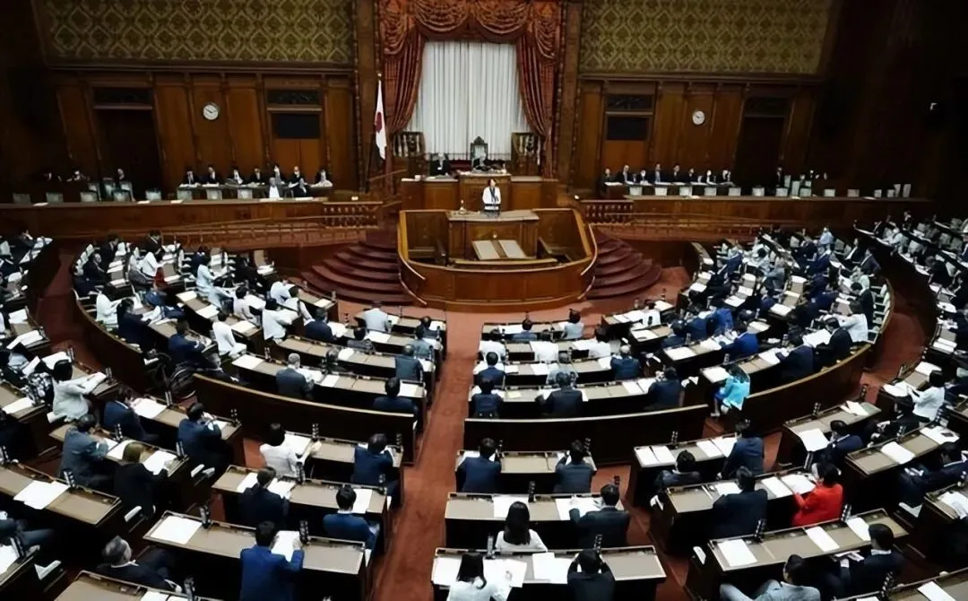 日本突袭!28万亿市场,中国被踢出局,高市早苗亮出3张底牌