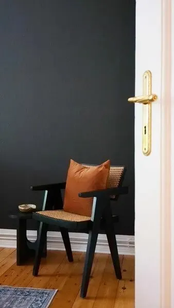 88㎡柏林老公寓,53岁营销总监Nicole混搭出全网最有＂人味＂的家