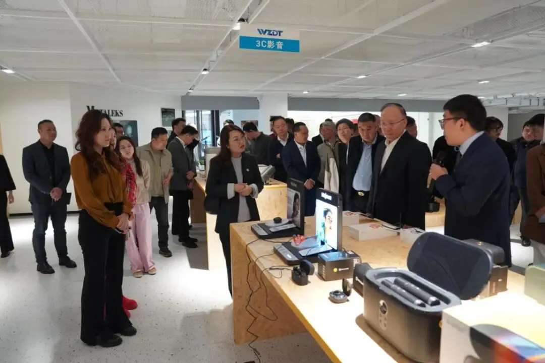 云商动态 | 茅台酱香酒公司营销顾问团莅临物产中大云商