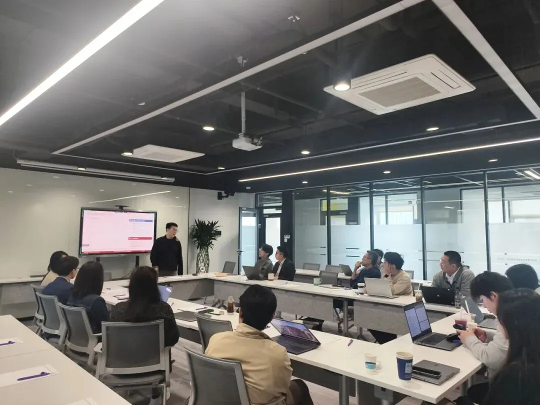 常规学术会议第十七期 | 自主市场智能:陈泽丰团队解析智能体实时预测股票收益