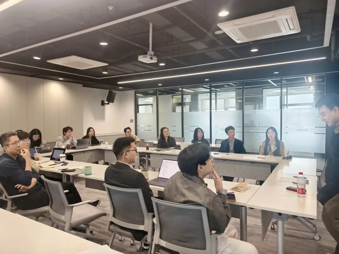 常规学术会议第十七期 | 自主市场智能:陈泽丰团队解析智能体实时预测股票收益