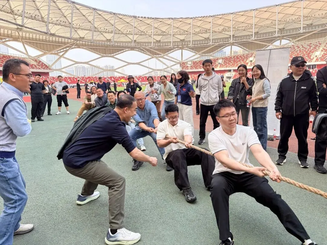 市市场监管局在市直机关职工健身运动会拔河比赛中获二等奖
