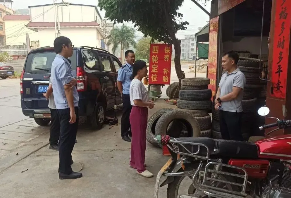 那坡县商务局:联合整治成品油市场 筑牢边境安全防线