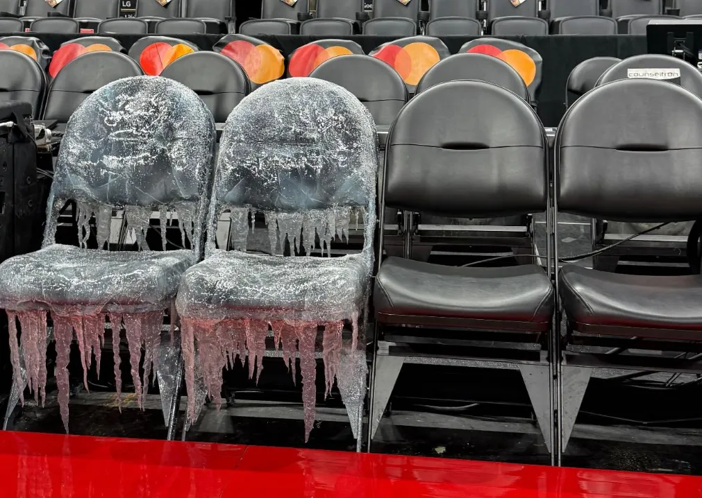 Drake新专《ICEMAN》冰雕营销炸裂!全网疯抢,这次他真·赢麻了!