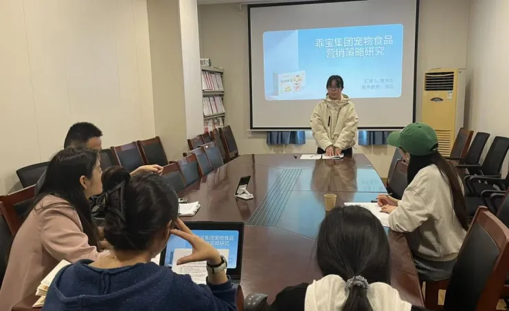 为青春答卷“把关” | 市场营销专业“专接本”论文答辩圆满收官