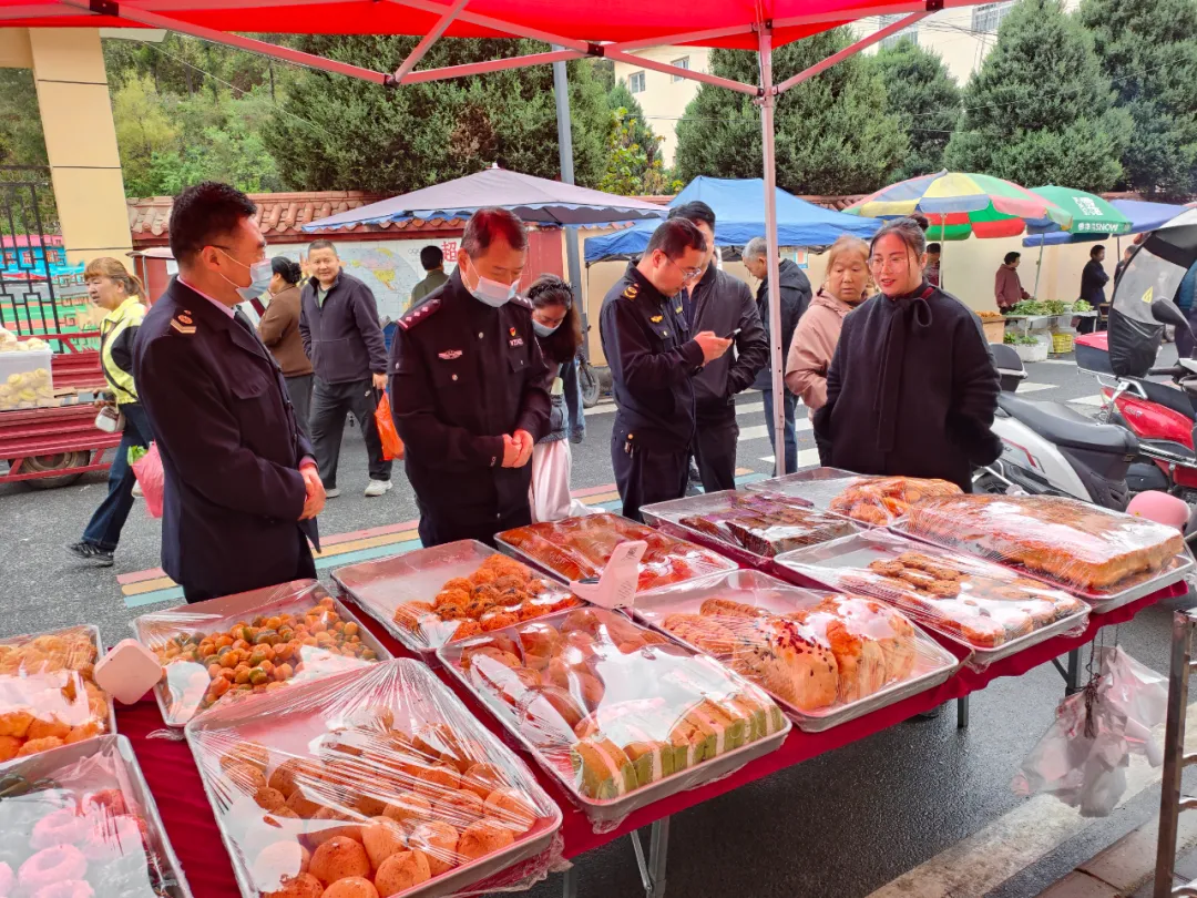 康县市场监管局联合教育局深入大堡镇初级中学督导检查校园食品安全工作