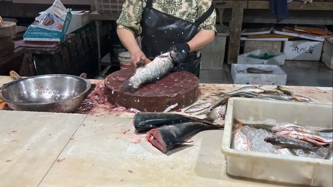 市场上这4种鱼,现在无法人工养殖,都小妙招野生鱼,价格便宜营养高,识货的人抢着买