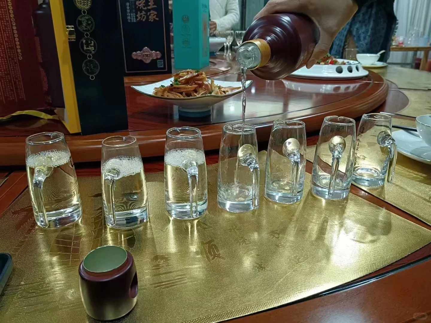 你以为卖酒容易吗？