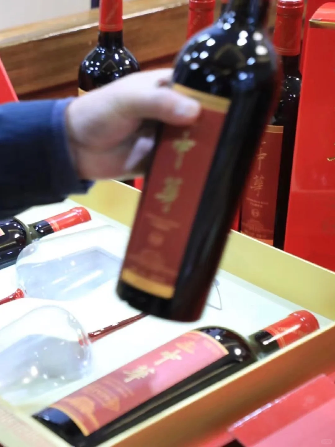 女生做什么，一个月能挣2万块