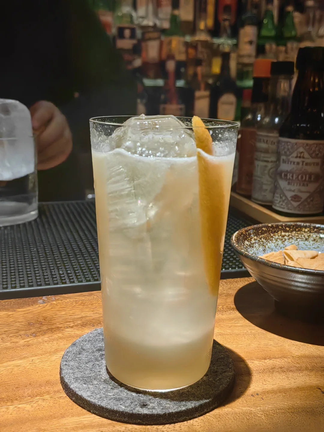 行业现状：卖酒赚钱喝酒花，一分别想带回家