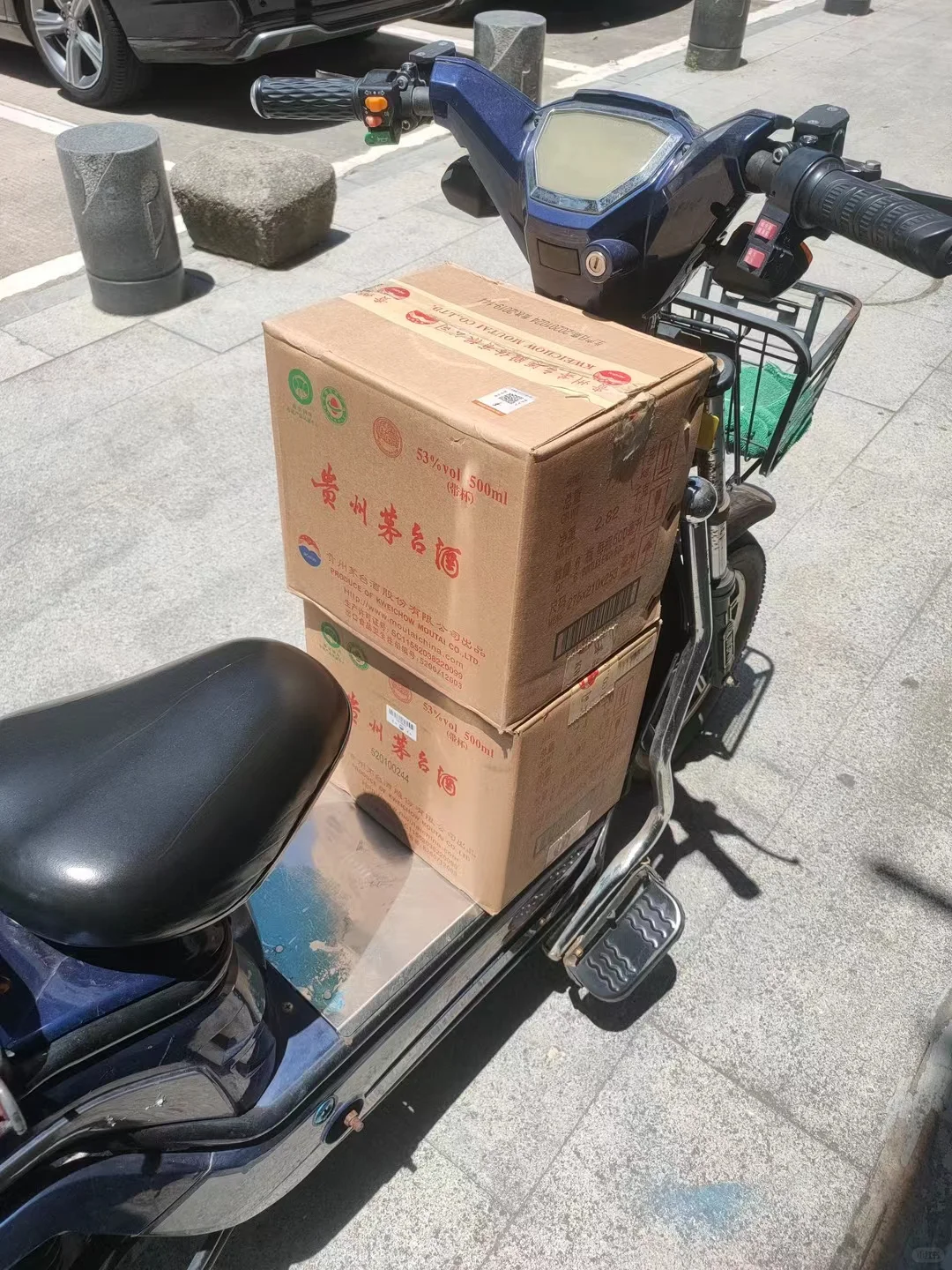 00后放弃考公开了一家烟酒行半年啦