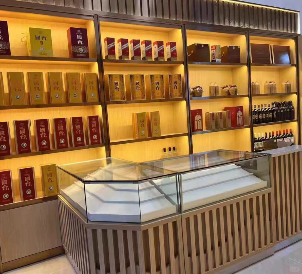 开烟酒店最低要多少钱？