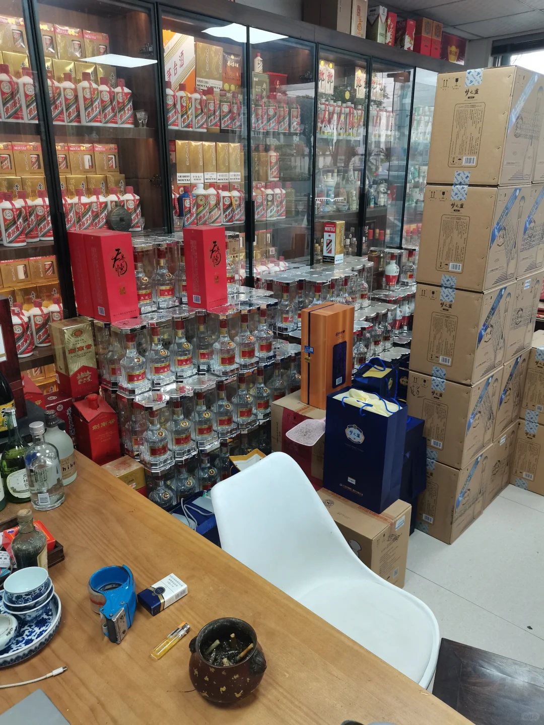 烟酒店，不卖烟，不零售，日均流水十几万