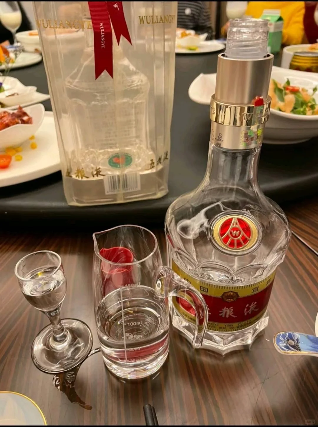 除下茅台以外酒桌上最长见的名酒