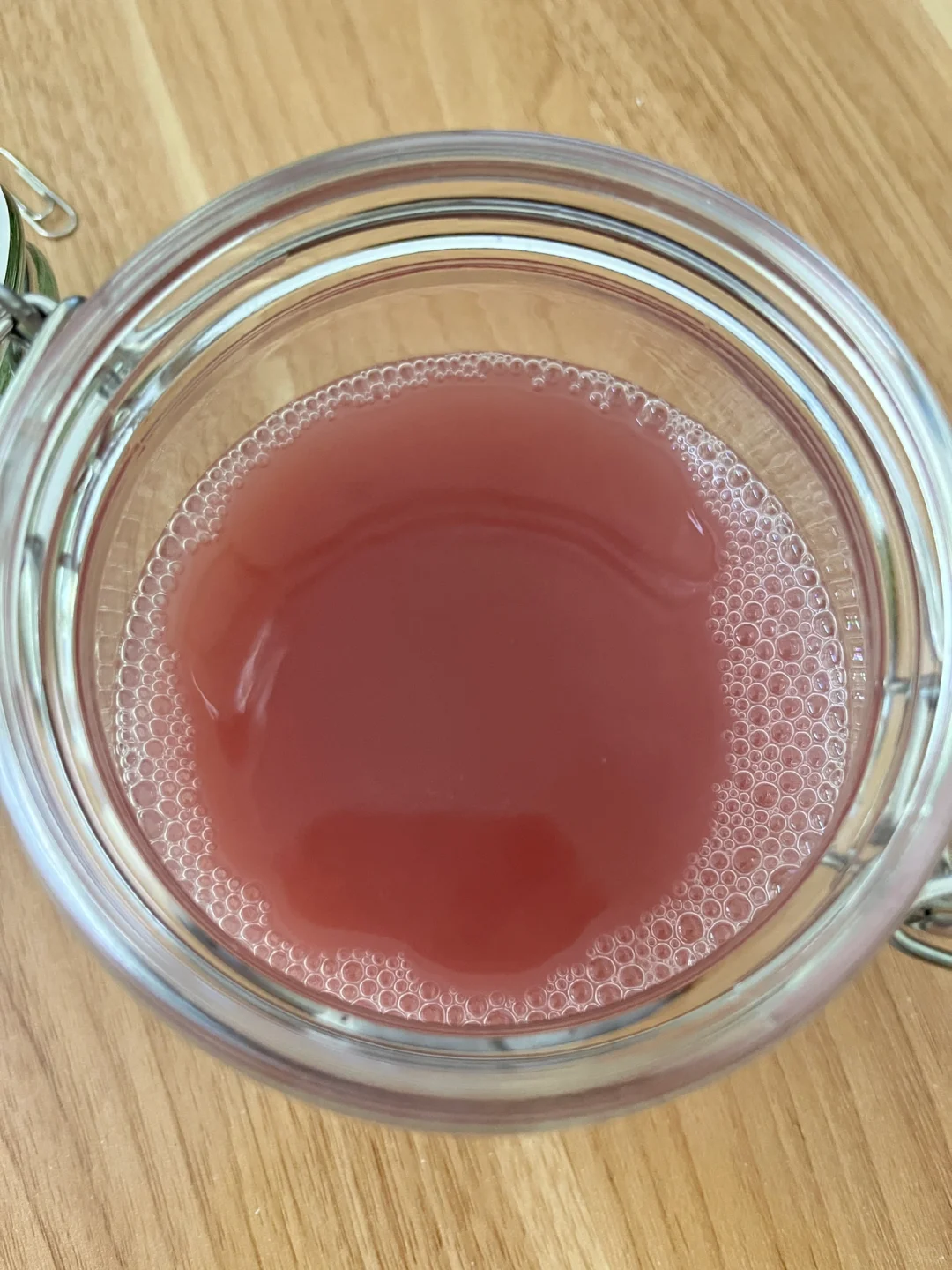 新手自酿葡萄酒发酵成功，色泽口感完美?