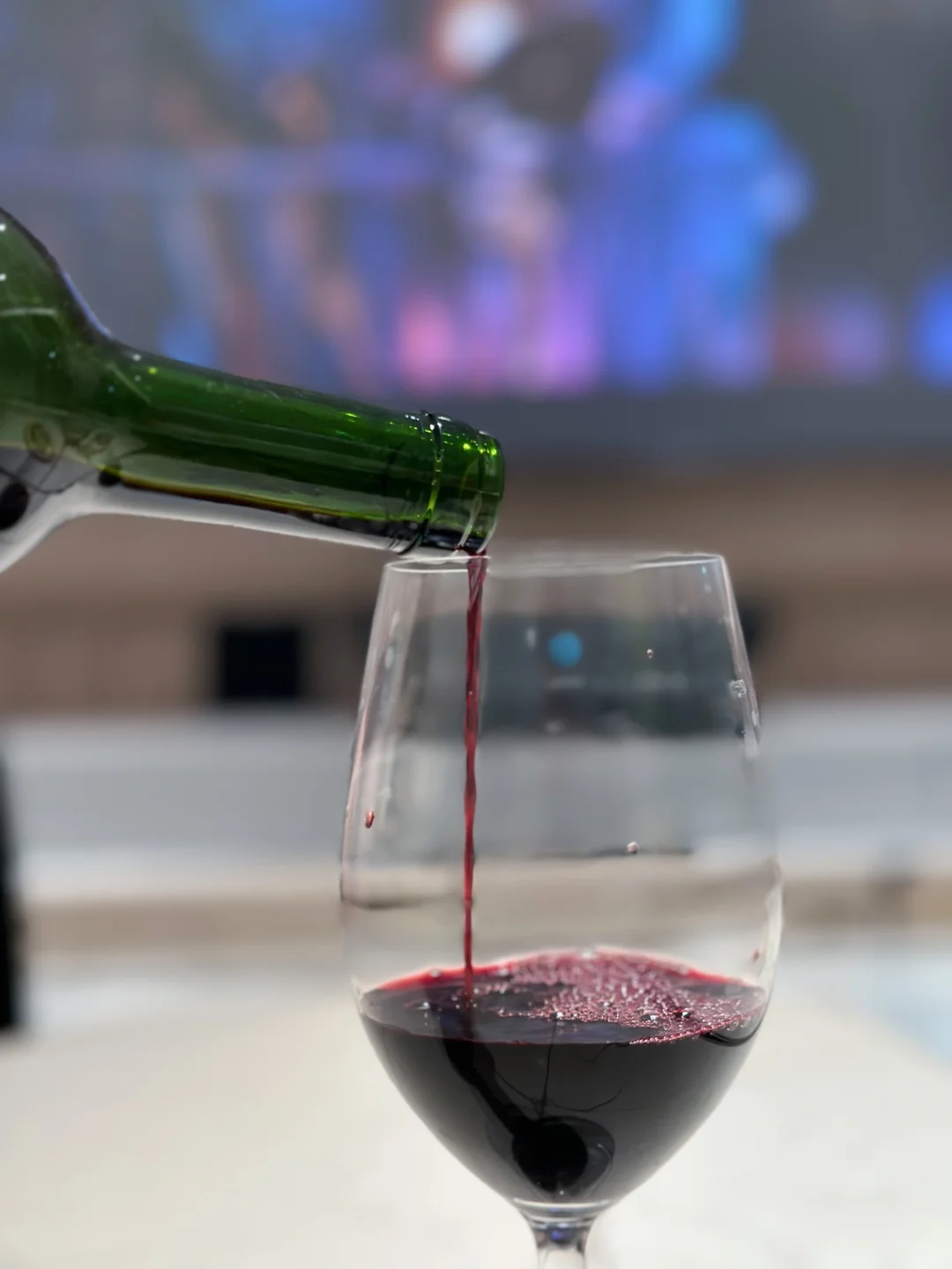 晚上喝红酒，到底好不好！?