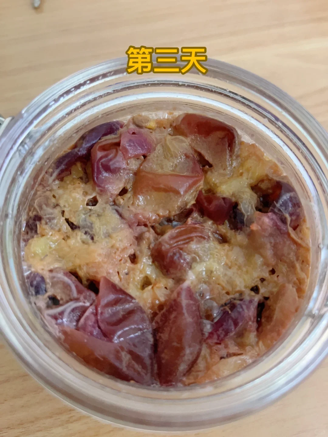 新手自酿葡萄酒发酵成功，色泽口感完美?