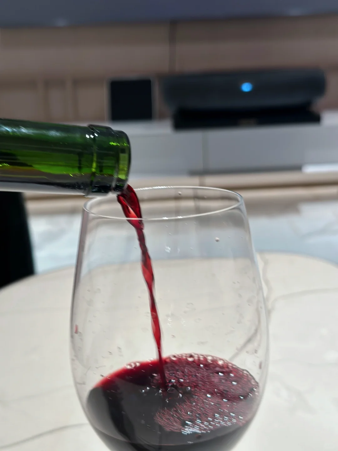 晚上喝红酒，到底好不好！?