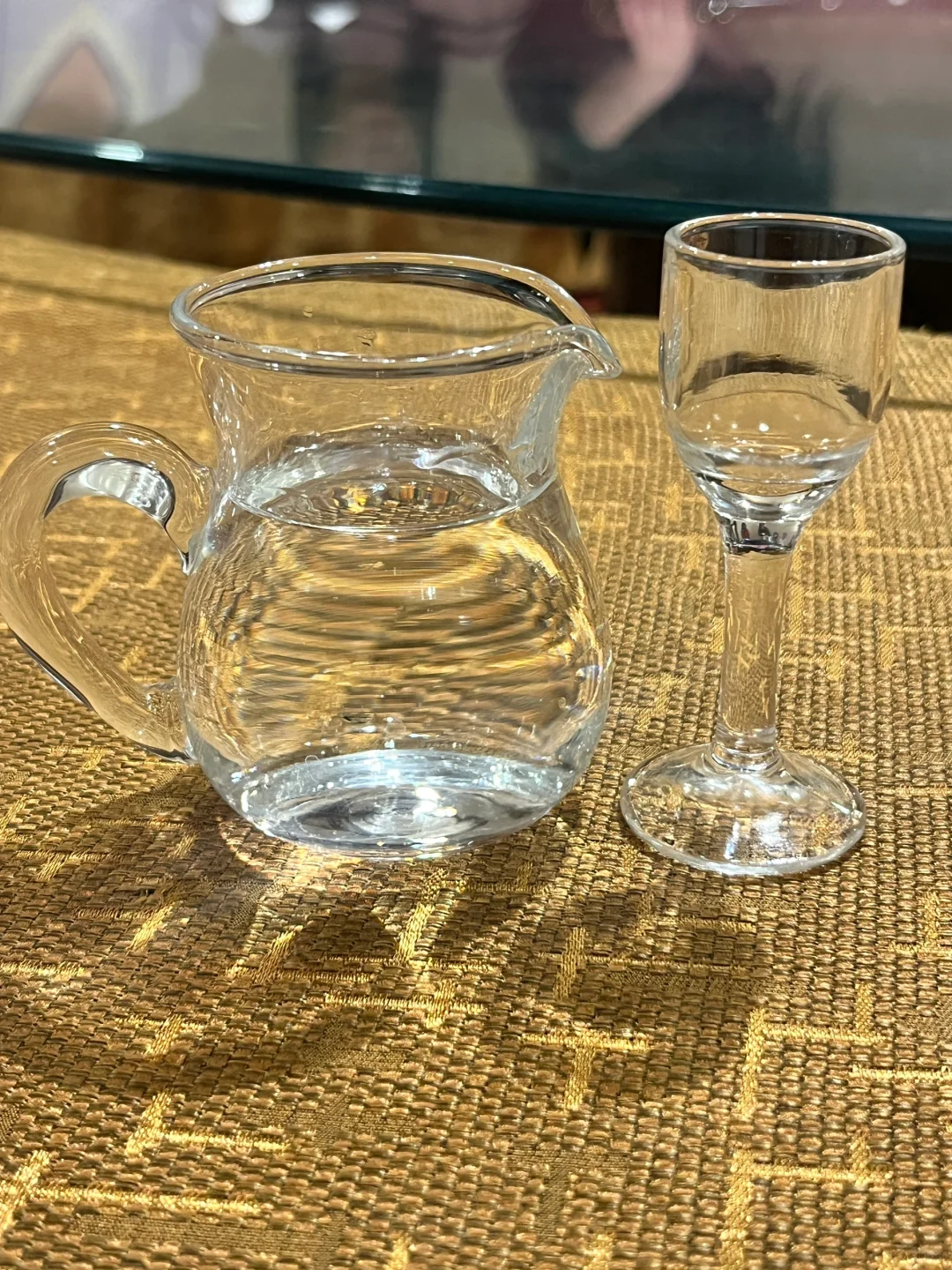 终于知道为什么53°的茅台叫作飞天茅台了…