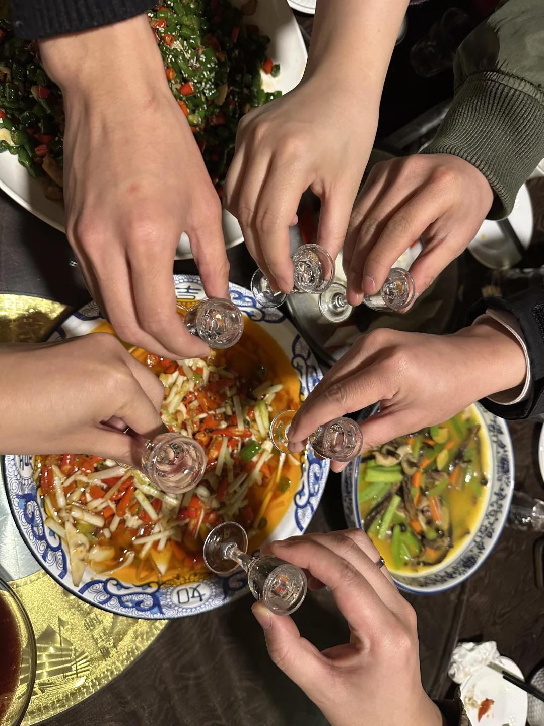 女生喝52度白酒几两才算厉害？