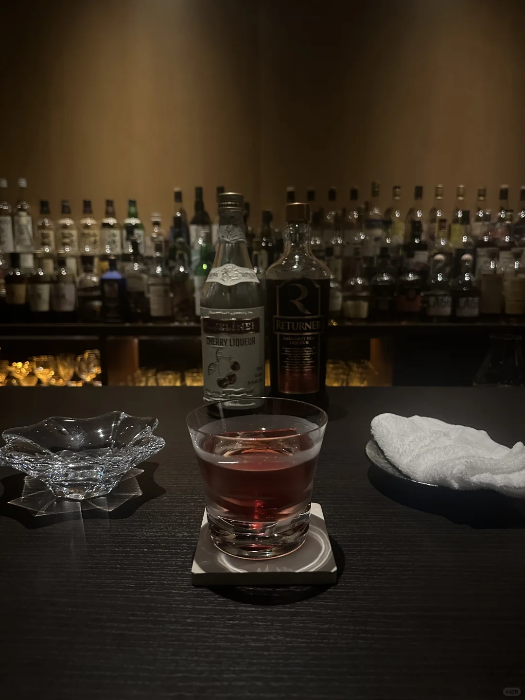 送了一瓶白酒给东京最爱酒吧的老板