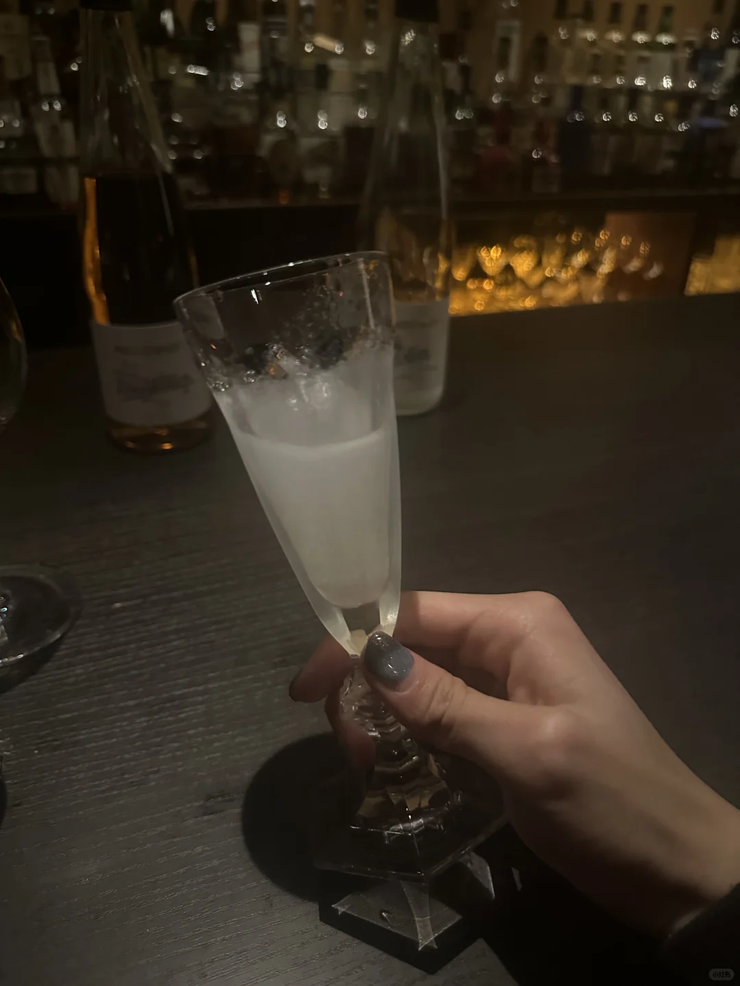 送了一瓶白酒给东京最爱酒吧的老板