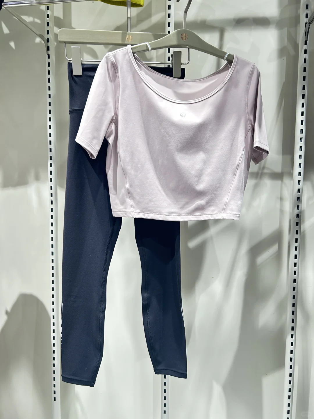 新款宽松运动T恤女夏季透气瑜伽服上衣跑速
