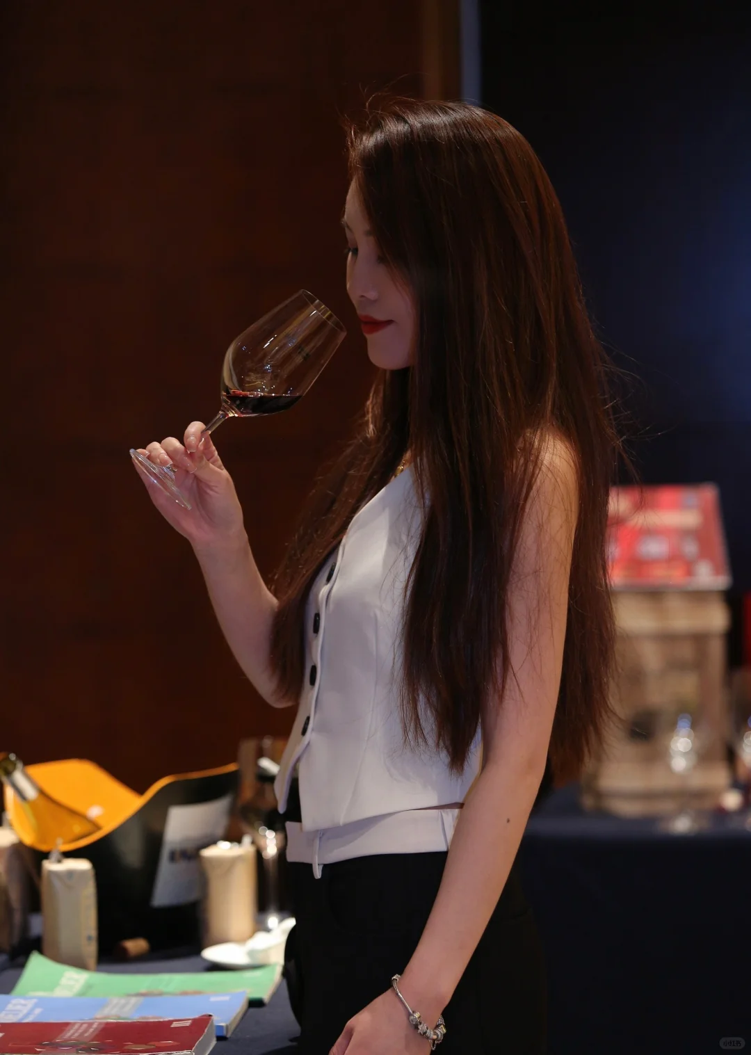 ?00后从事葡萄酒行业，每天喝酒喝到上头？！