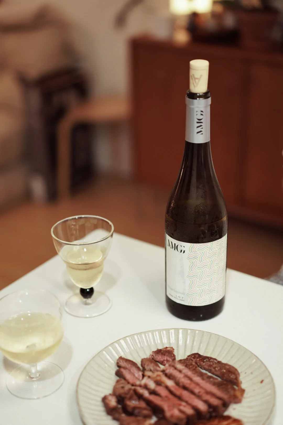 这么好的酒卖这么便宜，好怕客人不识货啊！