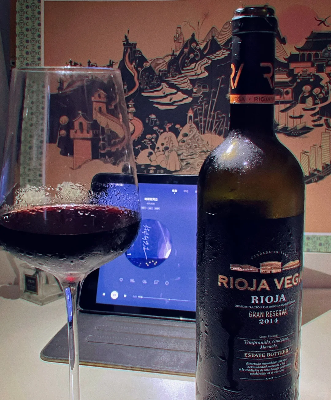 深夜一杯红酒微醺