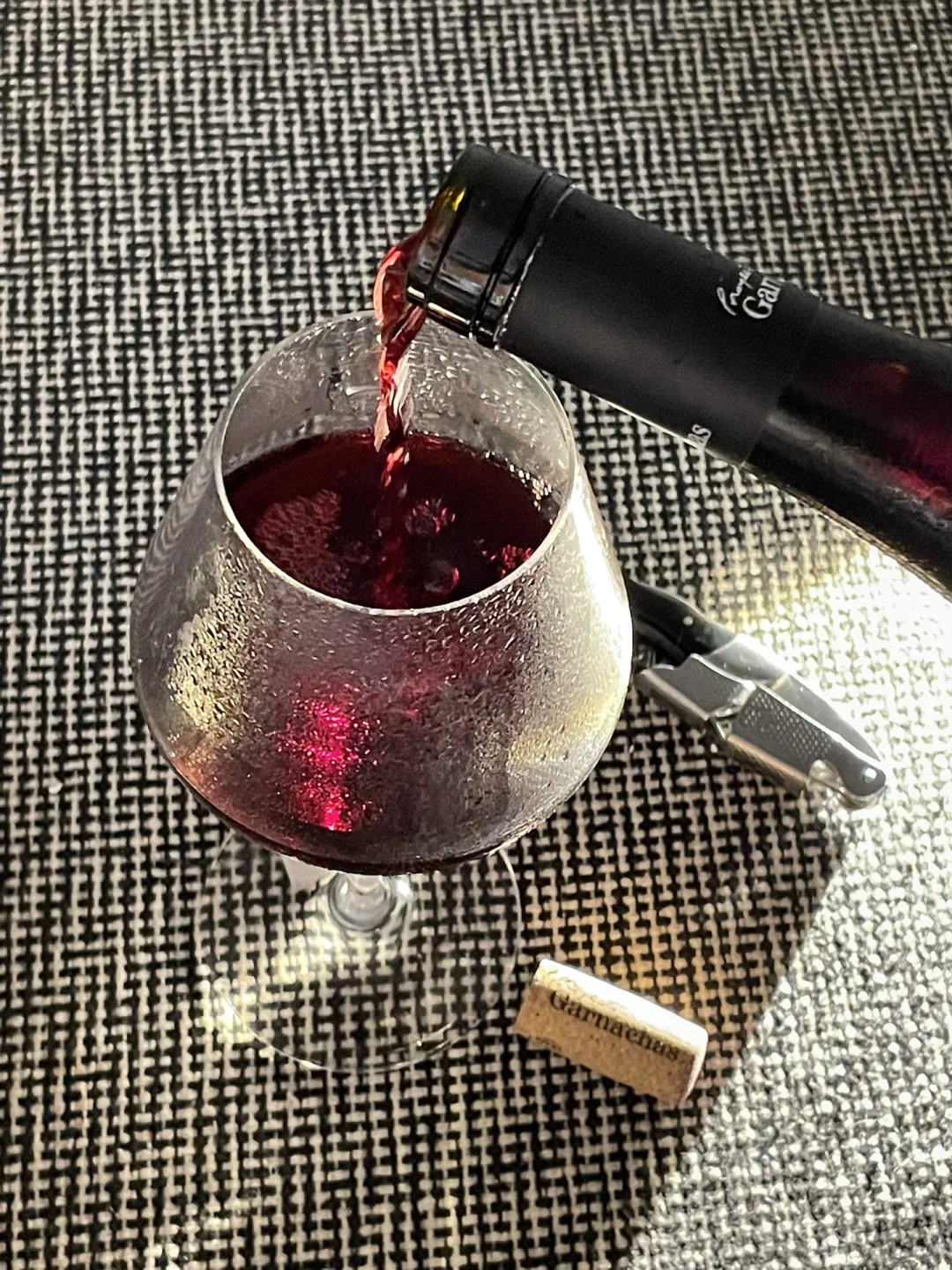 红酒，你至少做成这样才能赚到我的钱啊！！